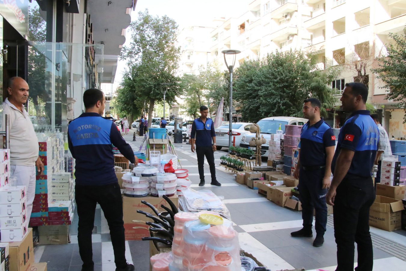 Haliliye'de kaldırım işgallerinin önüne geçiliyor