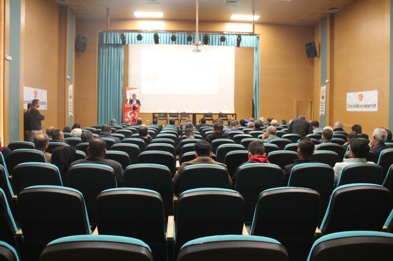 Şanlıurfa'da eğitimin sorunları ve çözüm önerileri tartışıldı