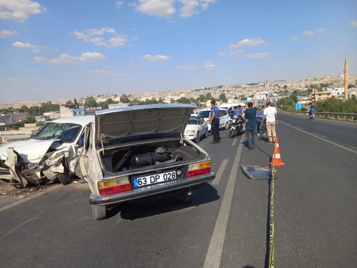 Urfa'da husumetli aileler kara yolunda çatıştı!