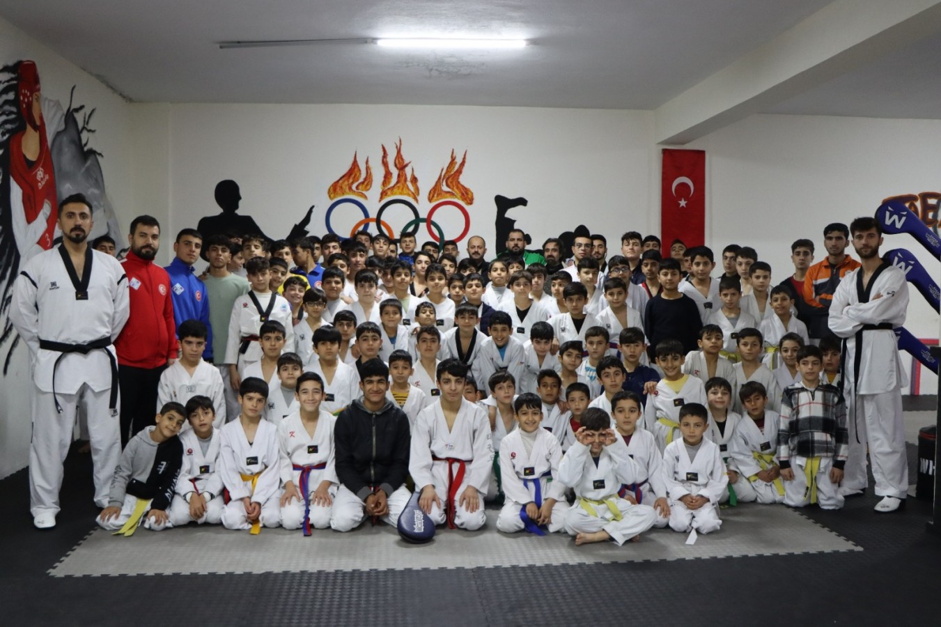 Öğrenciler ara tatilini Büyükşehir'in spor merkezinde yaşadı