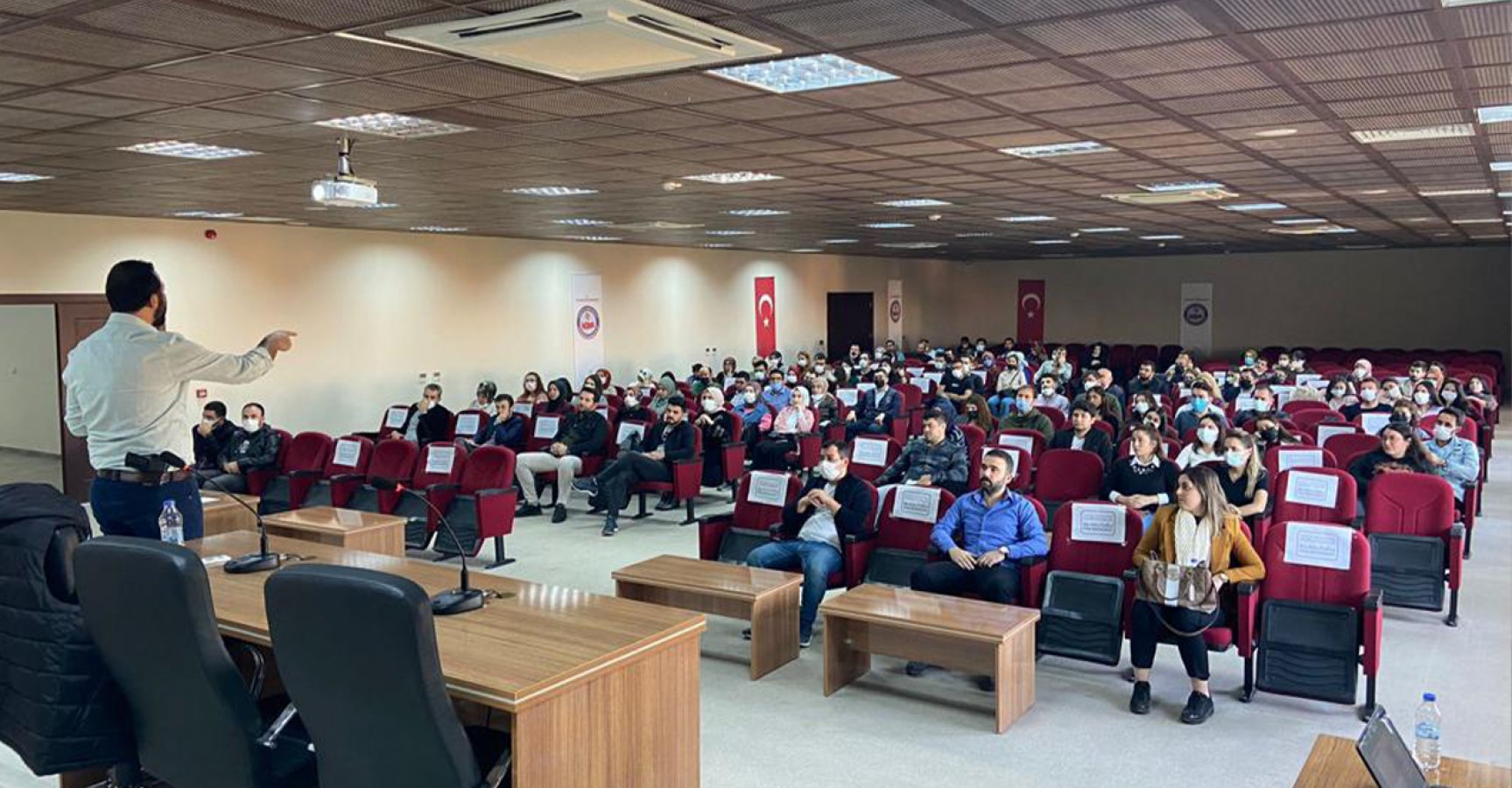Viranşehir'de uyuşturucuya mücadele semineri